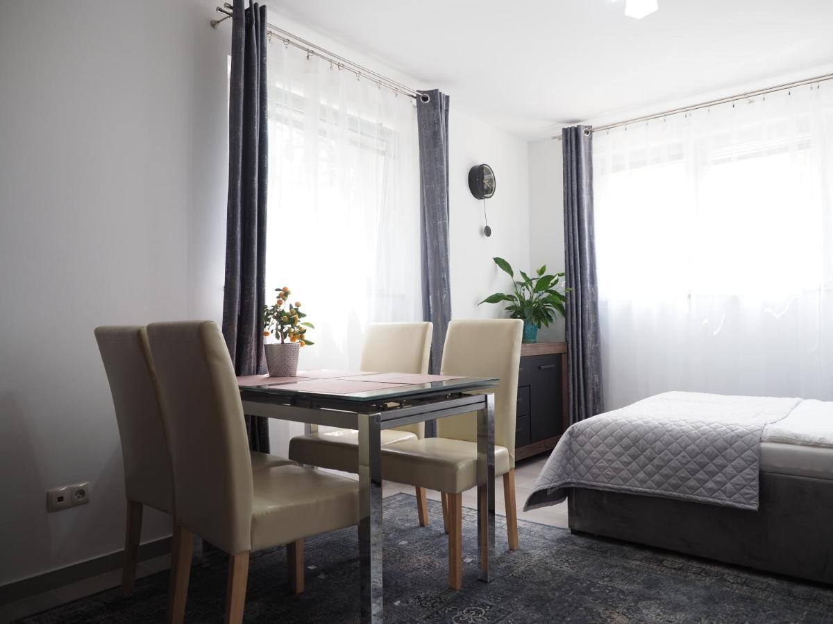 Adobe Apartment - Przytulny I Free Parking Вроцлав Екстер'єр фото